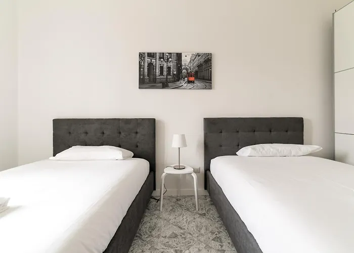 Guesthost - Spacious Navigli * Milan