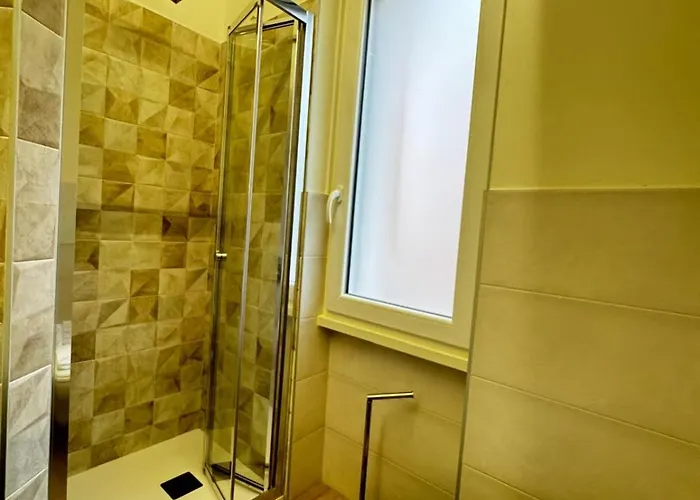 Kibilu - Via Inganni * Milán