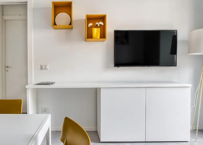 Hostmate - - Genesio -maciachini *