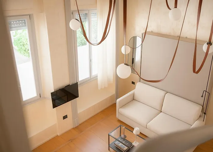 Boutique Retreat - The Last Supper - Wine & Bike * Milano