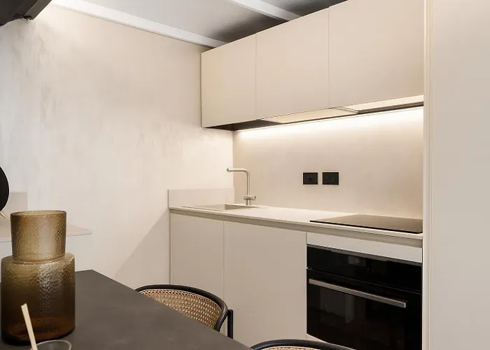 Boutique Retreat - The Last Supper - Wine & Bike Milano