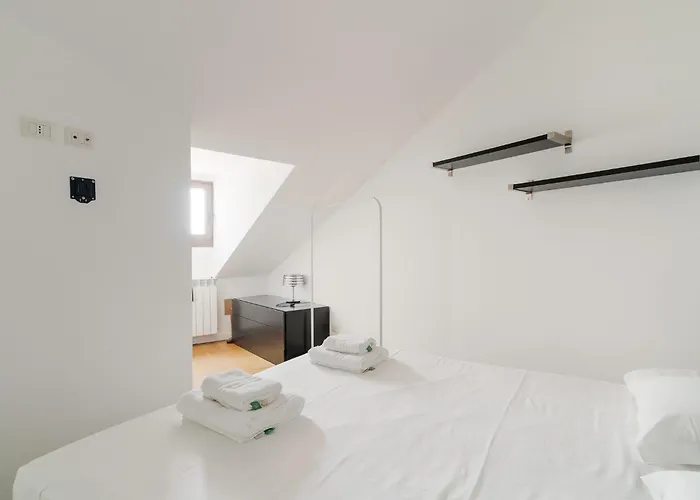 Apartamento Guesthost - Darsena Bright Milán