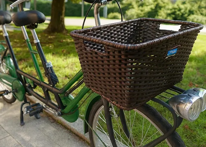 Daire Boutique Retreat - The Last Supper - Wine & Bike *
