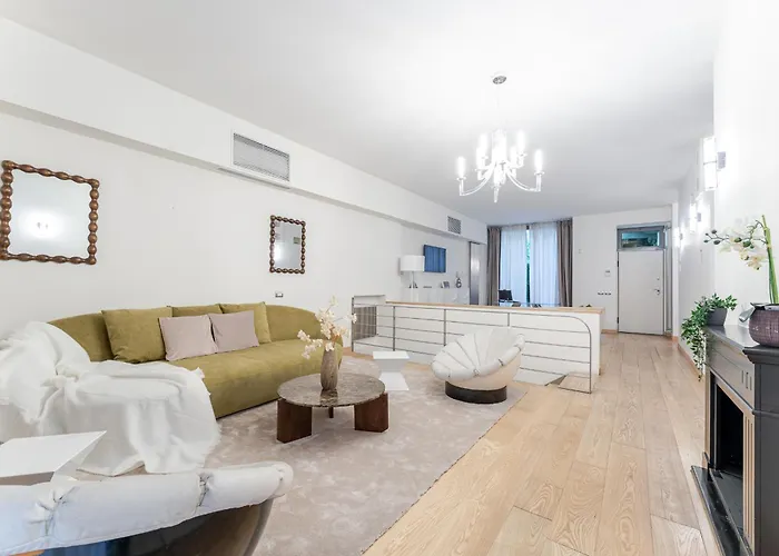 아파트 Breraprivata, Con Giardino E Jacuzzi Ad Uso Esclusivo - *