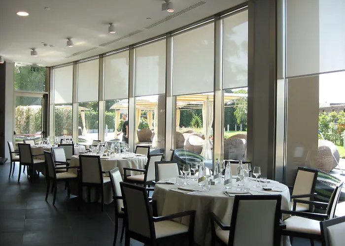 Western The Hub 4*