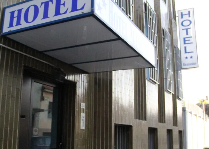 Alessander Hotell