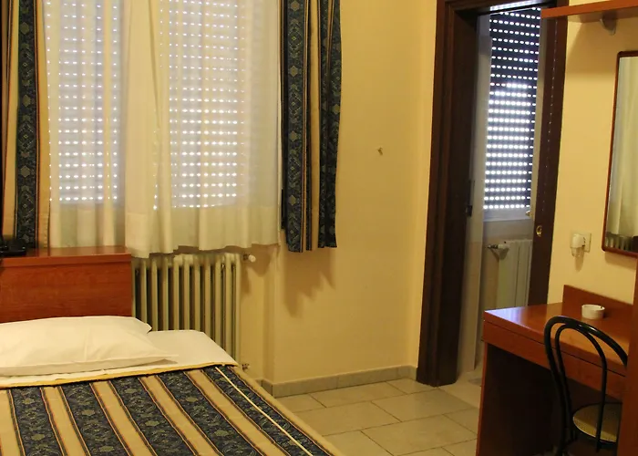 Hotell Alessander 2*