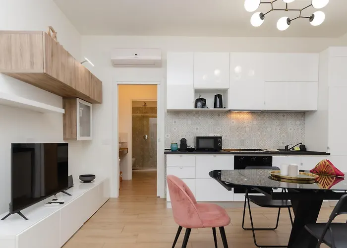 Vivimihome Modern Flat Bosco Verticale Apartment Milan