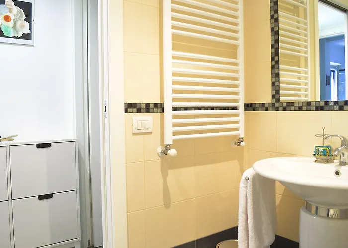 Room Inn Bed & Breakfast 4*