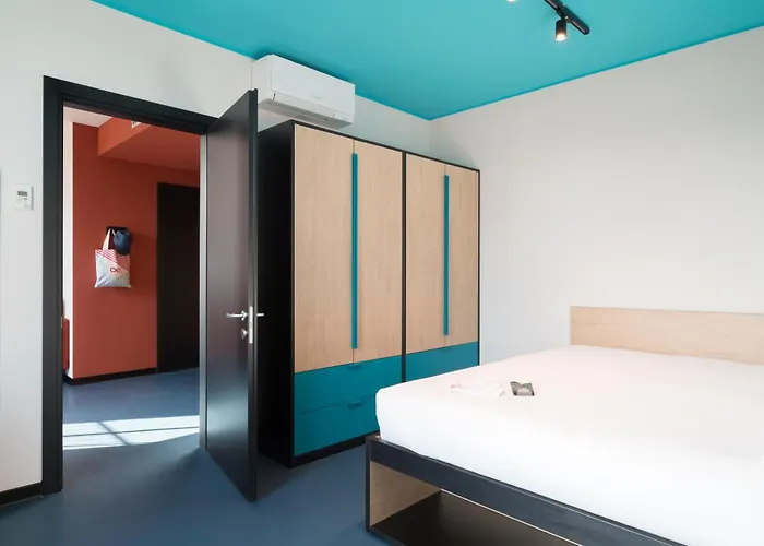 Cx Nom Hostel Milano