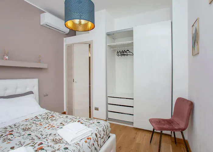 Bibi Pied-a-terre Vetra - Two