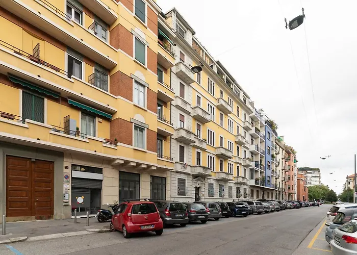 Guesthost - Comfortable Loft Citta Studi Apartamento Milão
