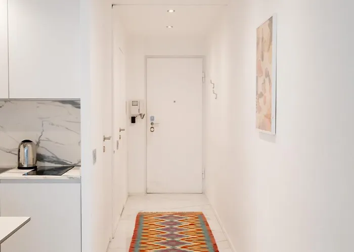 Moderno A Due Passi Dal Duomo - Mirable Pm * ミラノ