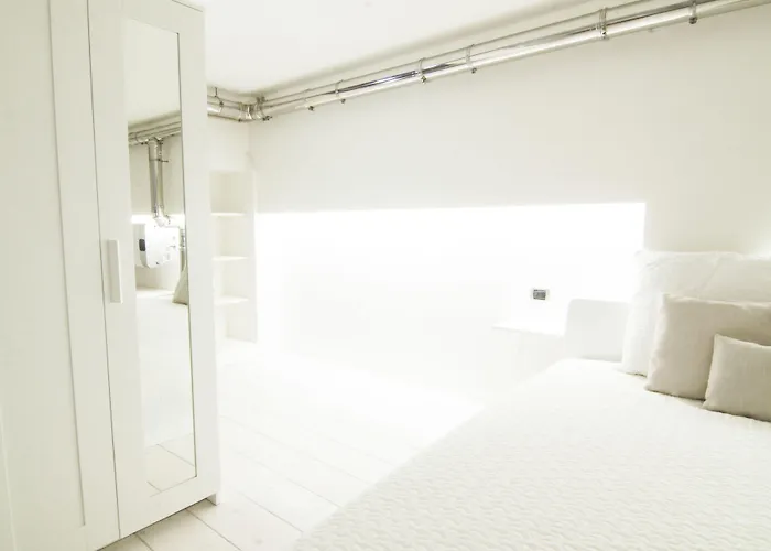 Alessia's Flat - Mac Mahon *