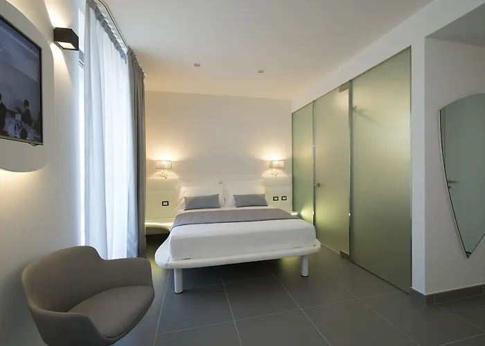 Gatto Bianco Mia ميلان