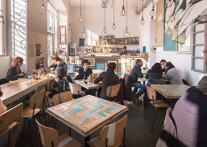 Vandrarhem Madama & Bistrot *