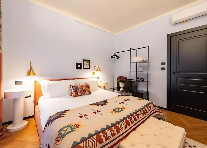 V-collection Solferino Vendégház *