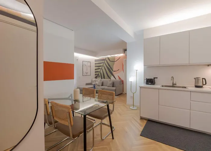 Апартаменты Design - 3 Bedrooms & 2 Bathrooms - B *