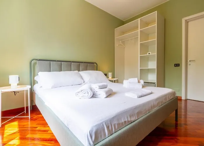 Metro E Design Apartment