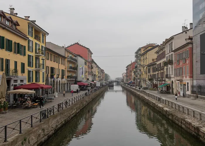 I-host - Ripa Navigli מילאנו