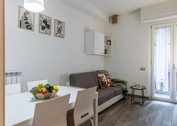 Lägenhet Giambellino Trilocale Accogliente Con Garage