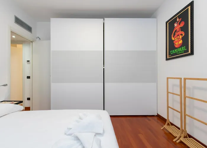 I-host - Ripa Navigli * מילאנו