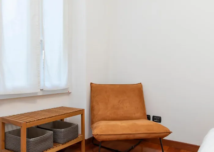 I-host - Ripa Navigli מילאנו