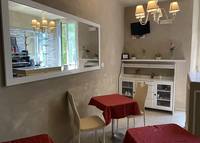 Aurelia Ξενοδοχείο 2*