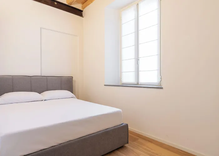 Easyhomes - Bandello * Милан