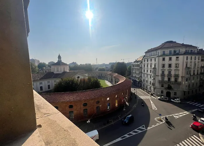 Prestigious 3 Bedrooms, 8 Guest, Centre Porta Romana Lägenhet *