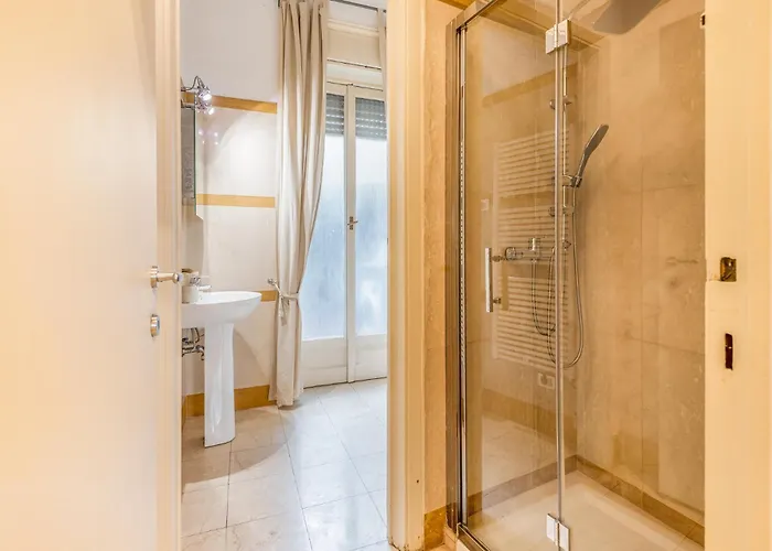 4 Pax Luxury Duomo San Babila Milano