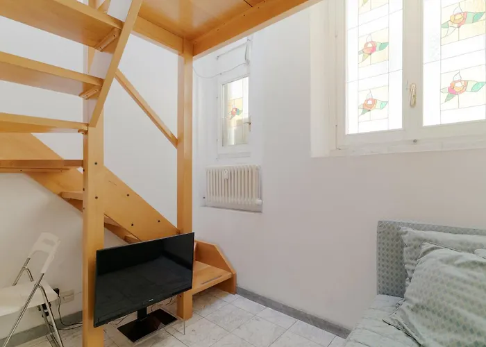 Guesthost - Arco Della Pace