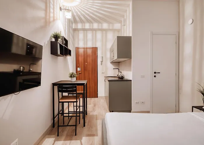 Hostmate - - Pallanza * Milano