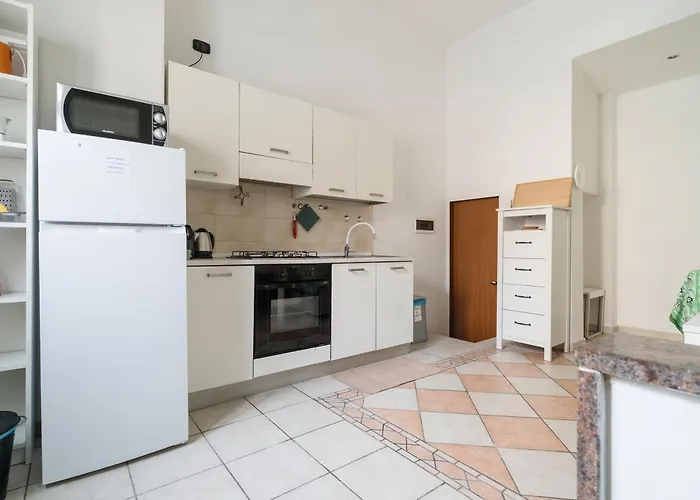 Lägenhet Guesthost - Comfy Nest In South Milano