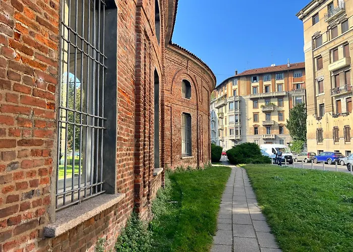 Prestigious 3 Bedrooms, 8 Guest, Centre Porta Romana Lägenhet