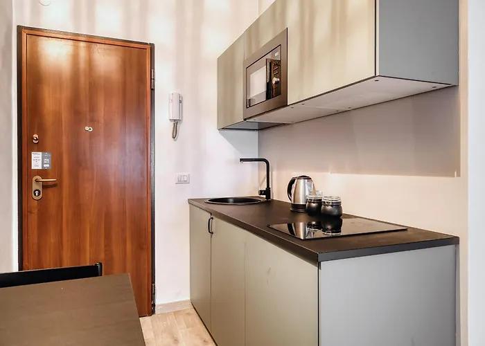 Hostmate - - Pallanza * Milano