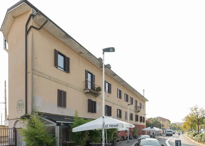 Guesthost - Piccola Bicocca Comfy Flat Appartamento Milano