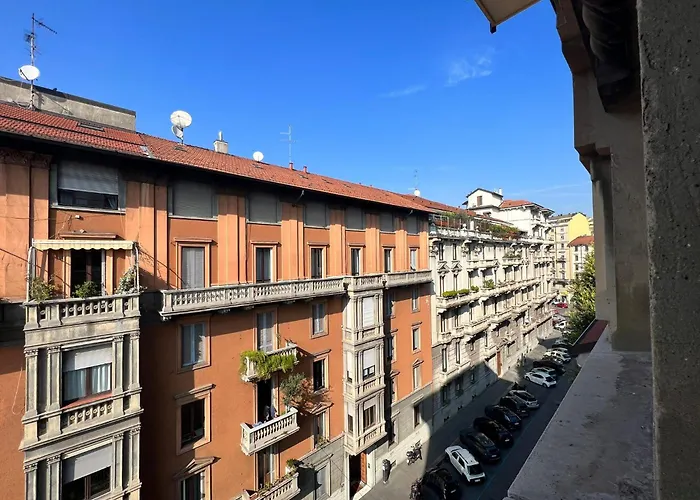 Prestigious 3 Bedrooms, 8 Guest, Centre Porta Romana Lägenhet *
