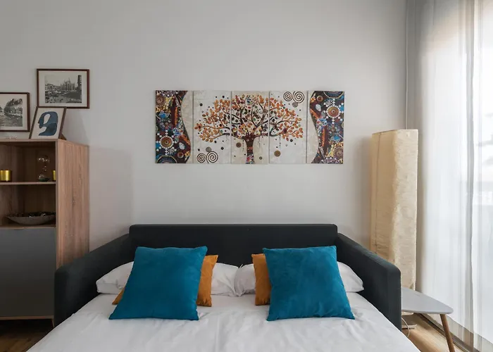 Con Terrazzo Sui Tetti Milanesi Milán