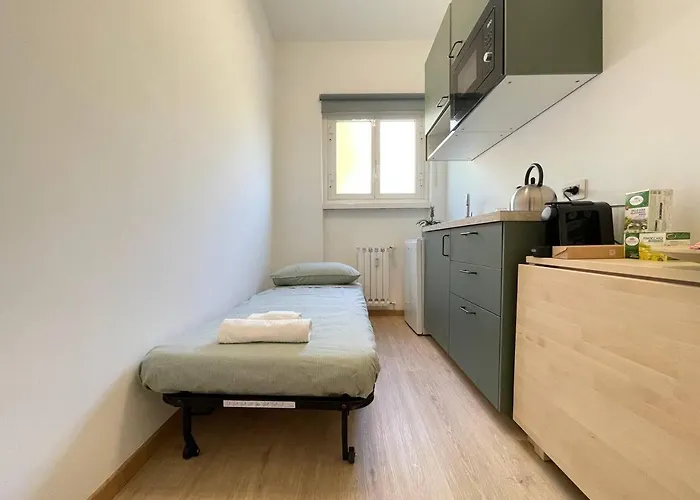 Apartment A Stone's Throw From The Metro