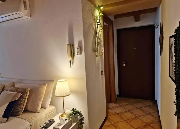 Acasadifranci Attico Con Dehor Privato, Wifi E Metro A 4 Min Da Piedi * Mailand