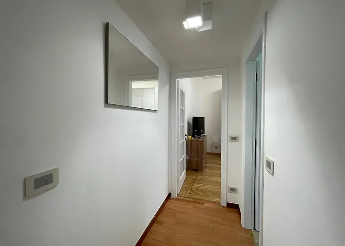 A Stone's Throw From The Metro Apartment