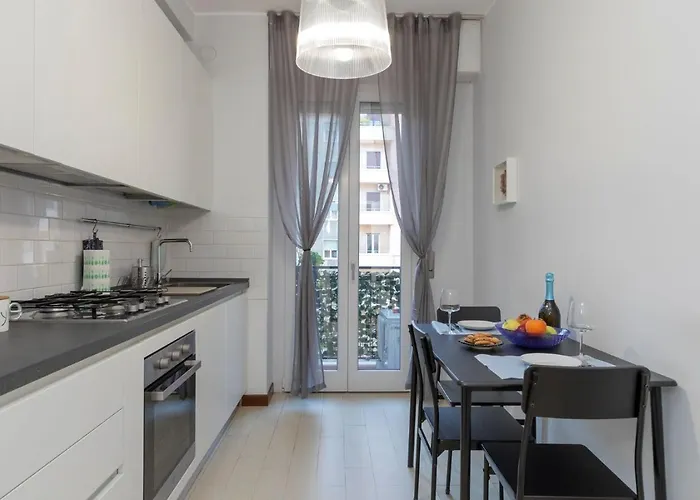 Gambara M1 - 15 Min To Duomo, Balcony, Ac&wifi * Μιλάνο