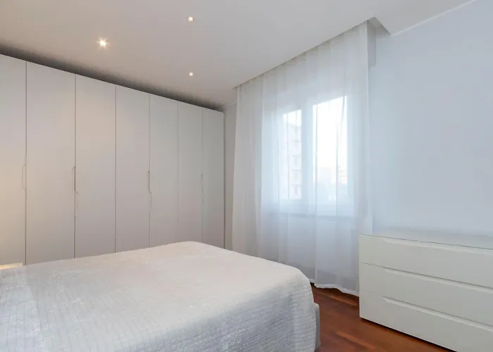 Gambara M1 - 15 Min To Duomo, Balcony, Ac&wifi Μιλάνο