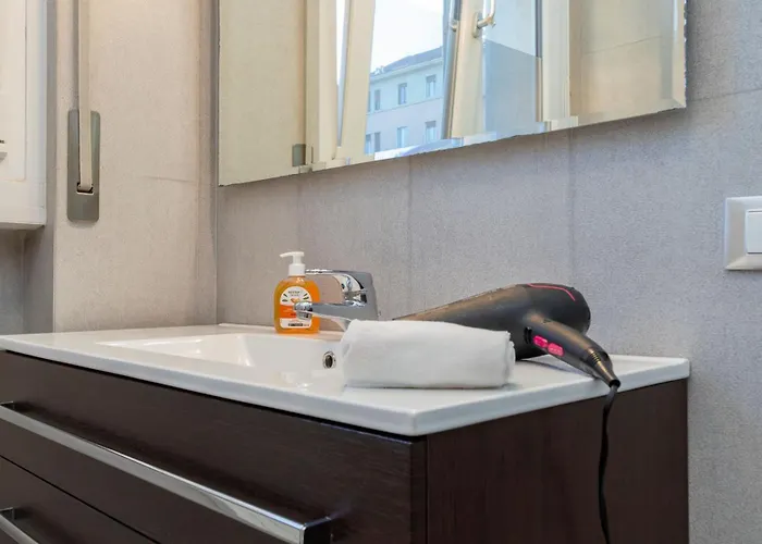 Gambara M1 - 15 Min To Duomo, Balcony, Ac&wifi Διαμέρισμα