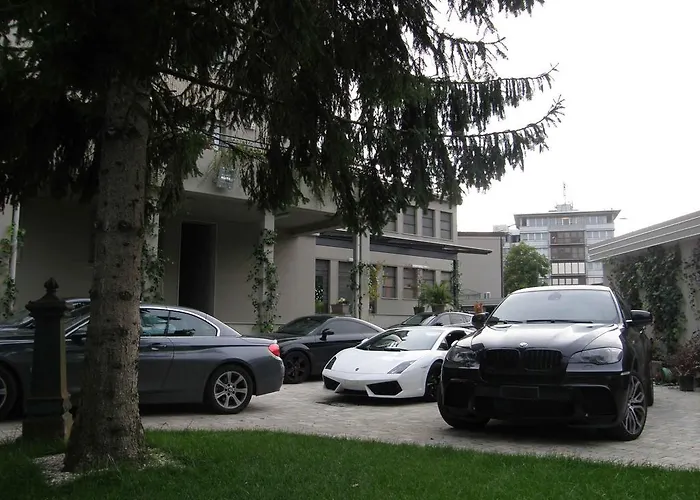 Zuretti 61 Nocleg ze śniadaniem 3*