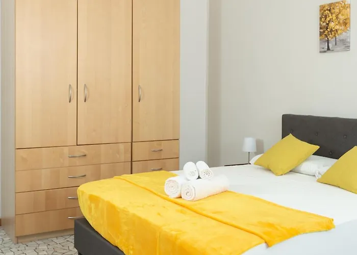 Artstay Porta Romana Apt, Parking, Centre Apartamento *