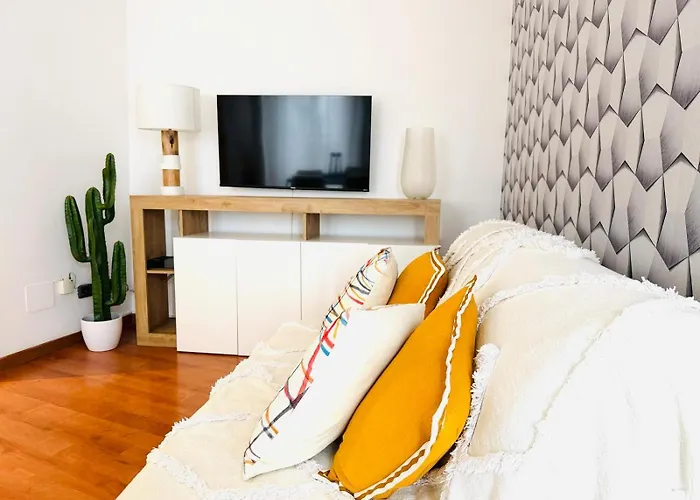 Comecasa 2 Bdr 450mt From Duomo