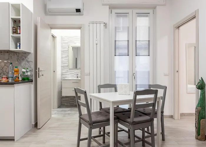 Apartment Chiara's Urban Oasis - - Duomo 8 Min *
