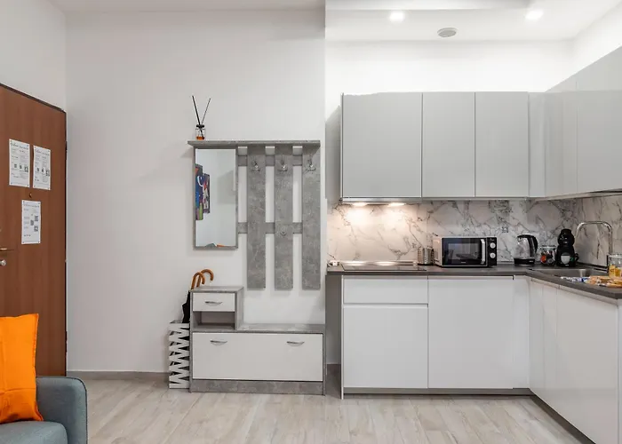 Apartment Chiara's Urban Oasis - - Duomo 8 Min Milan